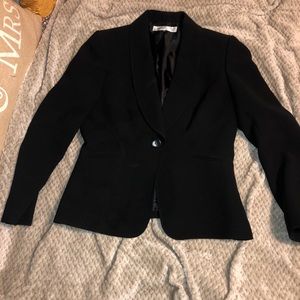 Tahari blazer